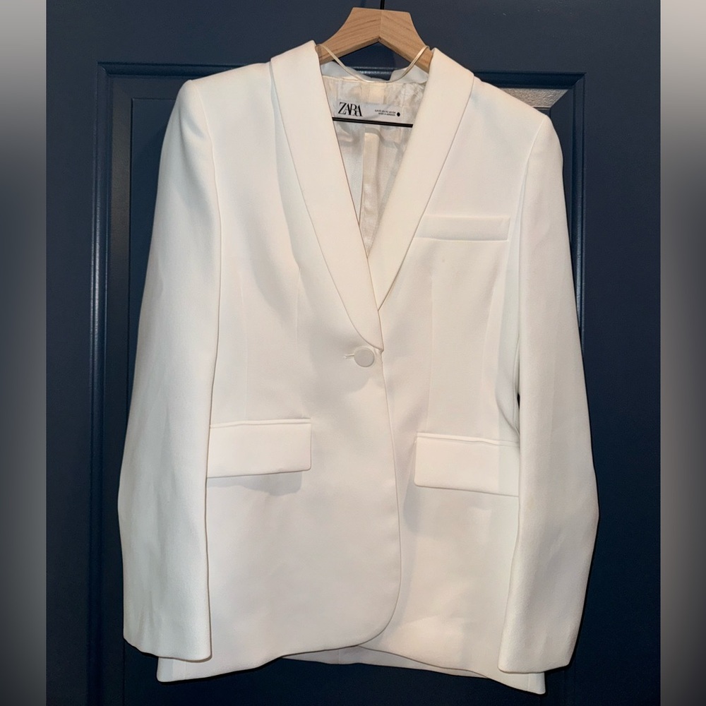 Zara white blazer in size XS